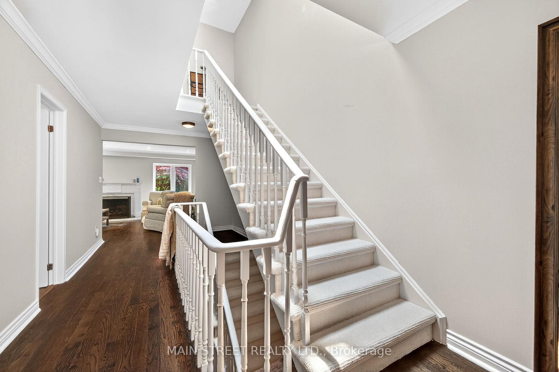 737 Merton Street photo 7