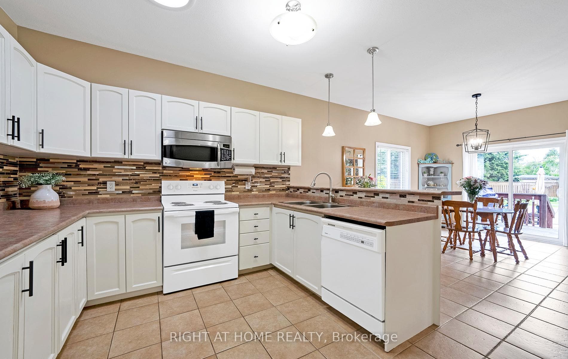 35 Sadler Crescent photo 24