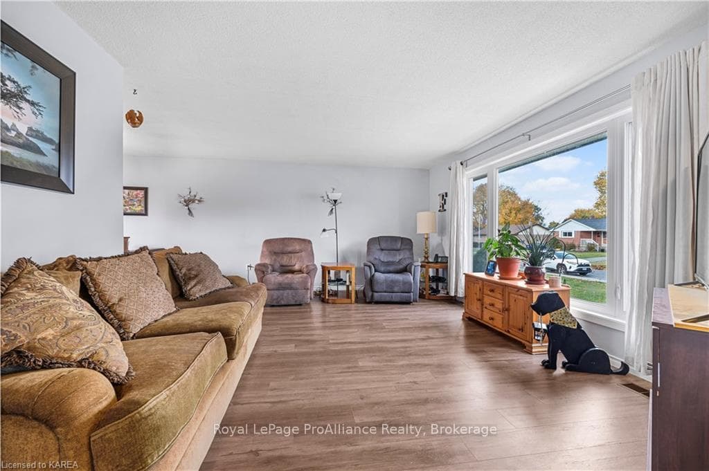 67 BRISCOE Street photo 7