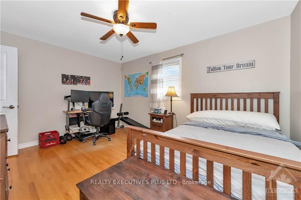 1736 CAMINITI Crescent photo 21