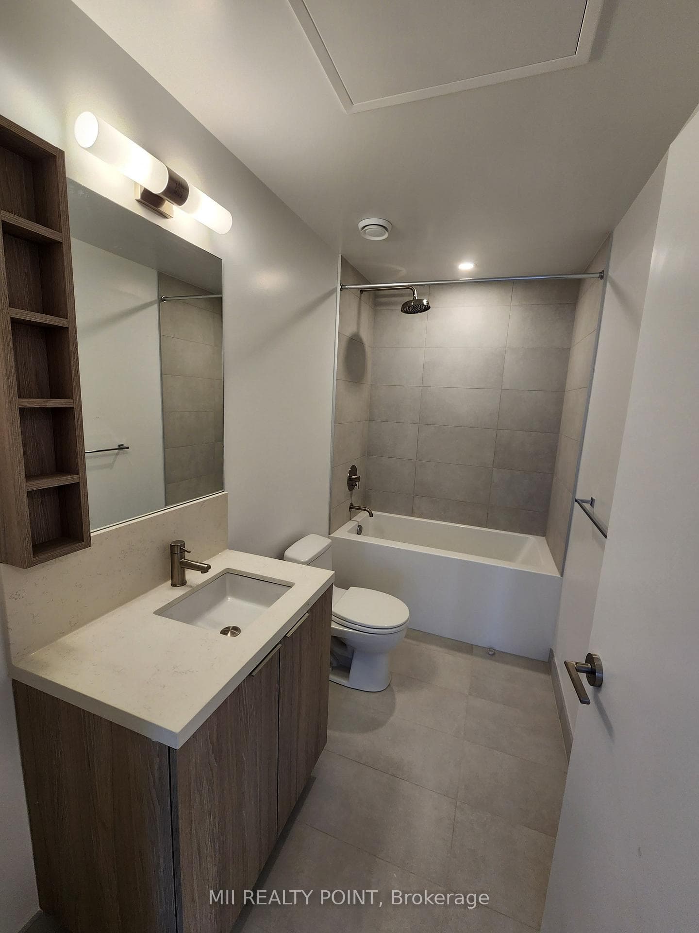 2020 Bathurst Street Unit 1706 photo 15