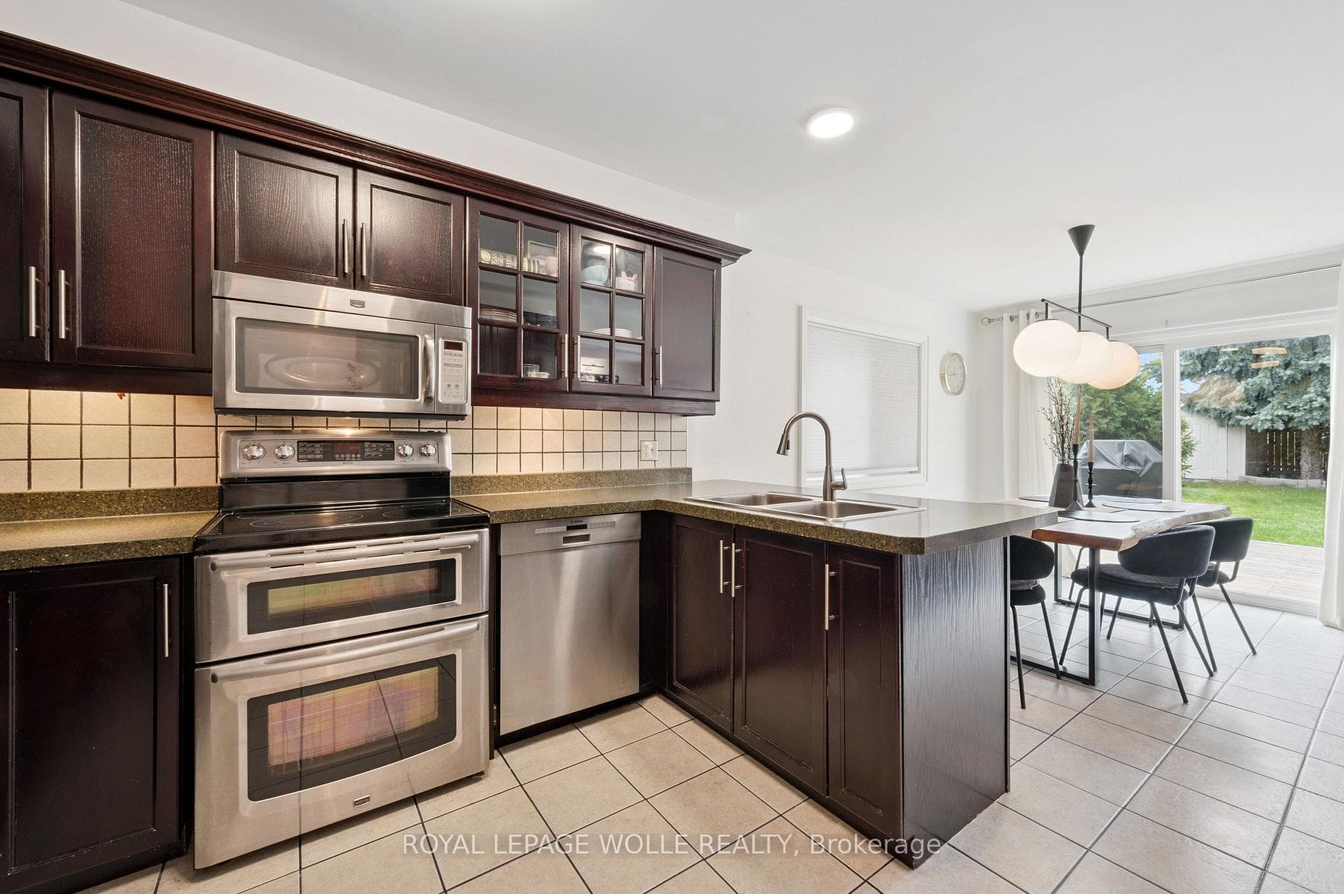 140 Veronica Drive photo 12