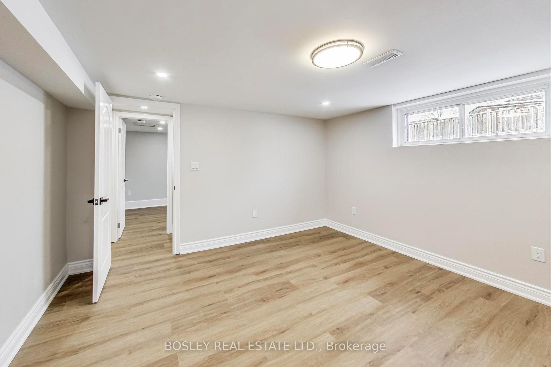89 Chiswick Avenue Unit Lower photo 11