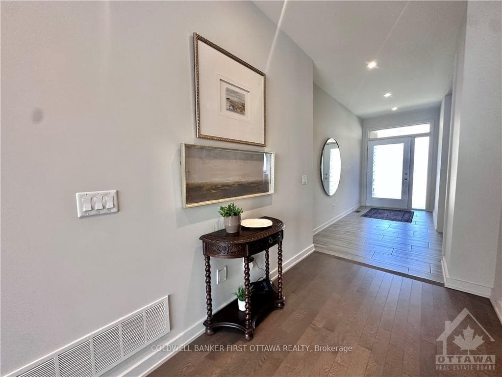 298 LONGWORTH Avenue photo 3