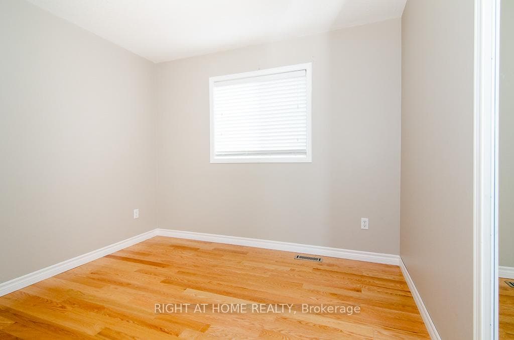 3288 Raindance Crescent photo 16
