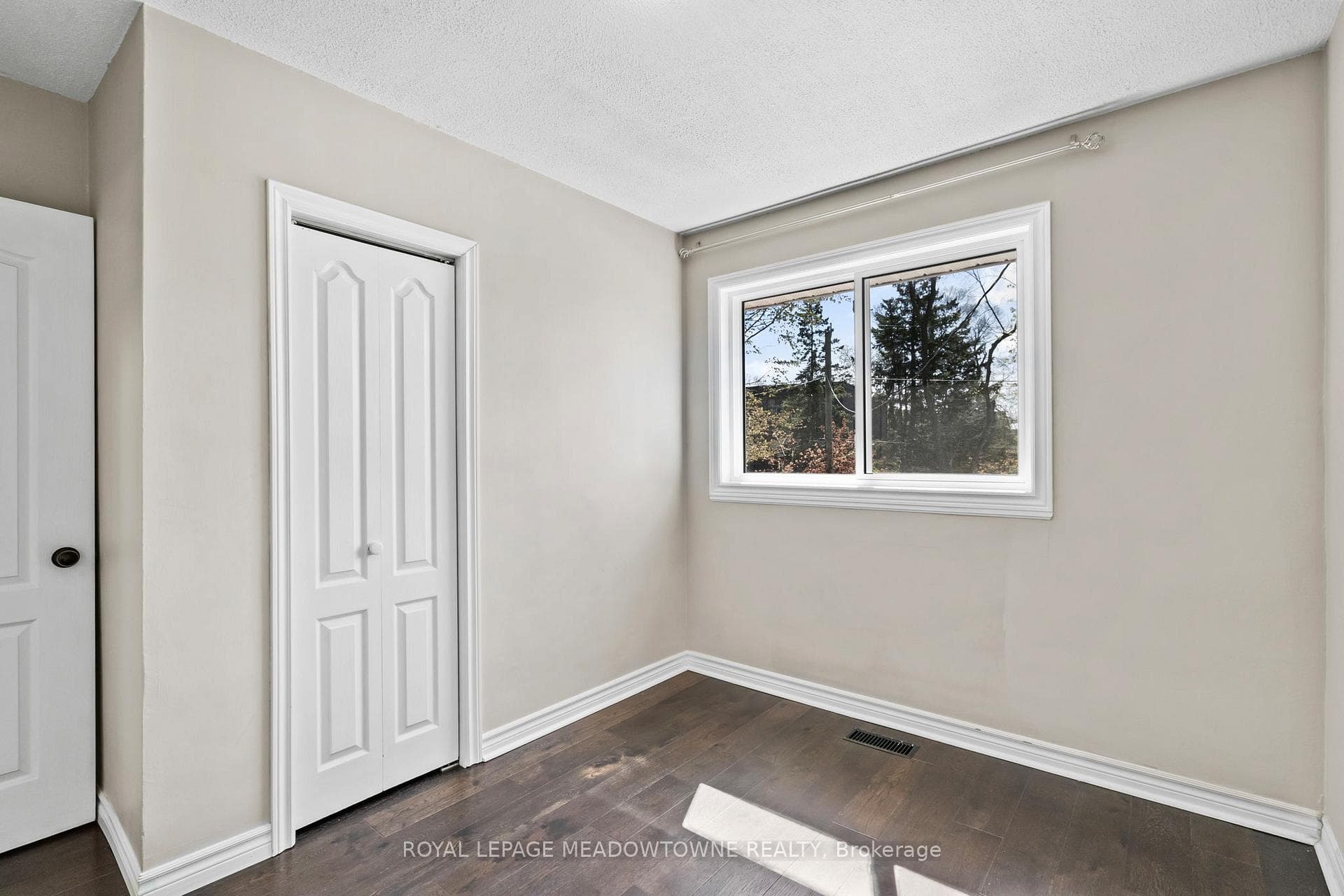 176 Longfield Road Unit Upper photo 17