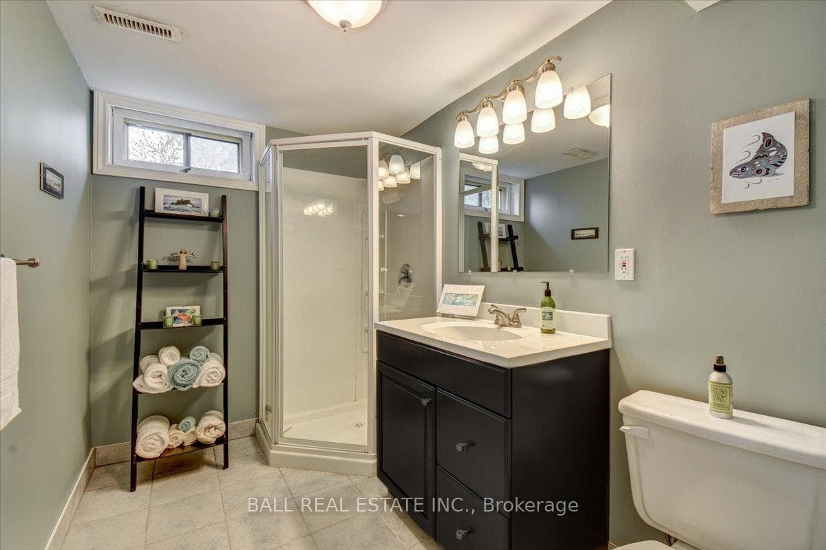 497 Queen Street photo 31