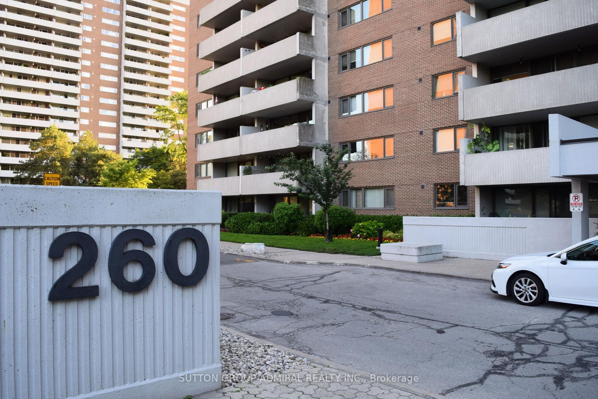 260 Scarlett Road Unit 804 photo 1