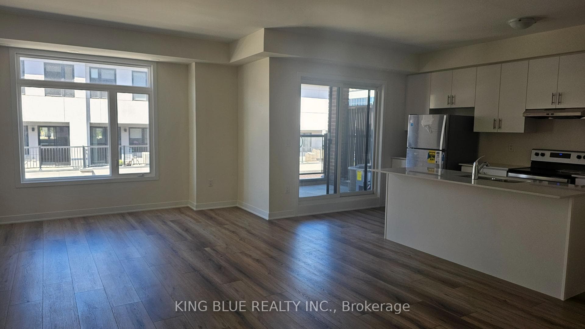 #1415 - 1695 Dersan Street photo 13