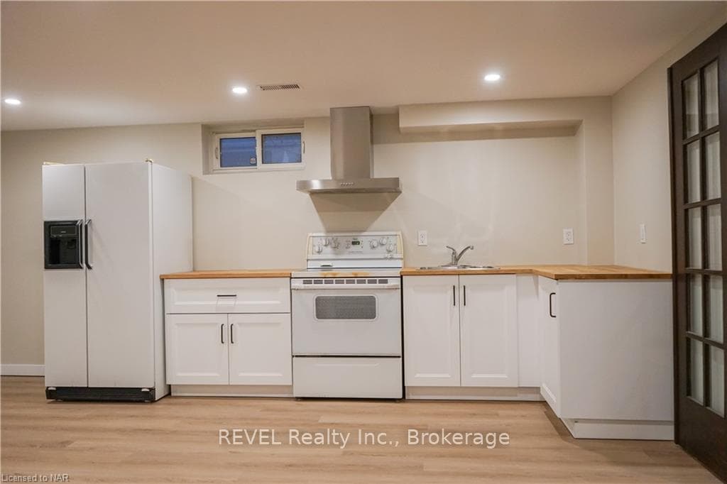 352 BUNTING Road Unit Lower photo 7