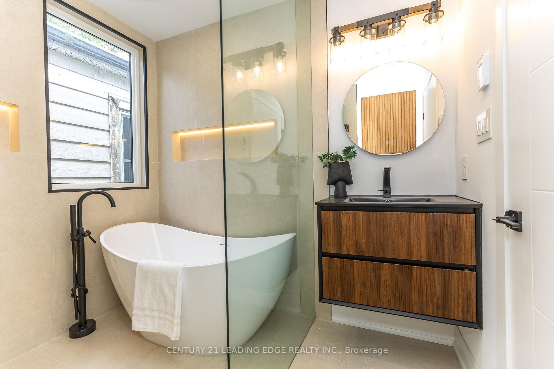 12 Marigold Avenue photo 21