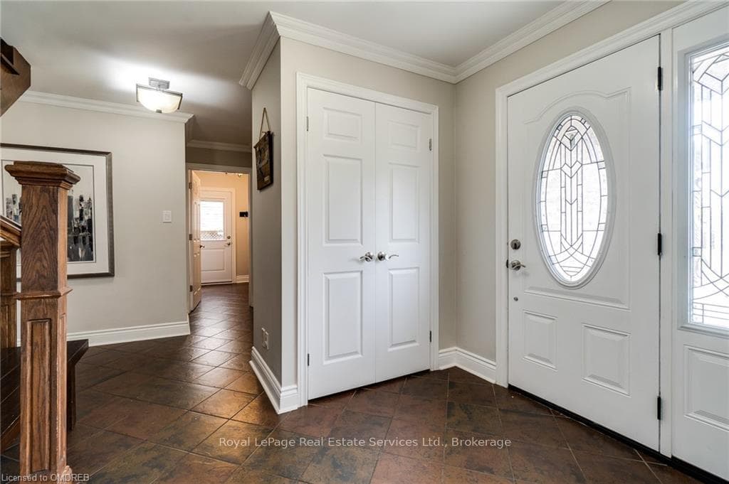 834 SYER Drive photo 4