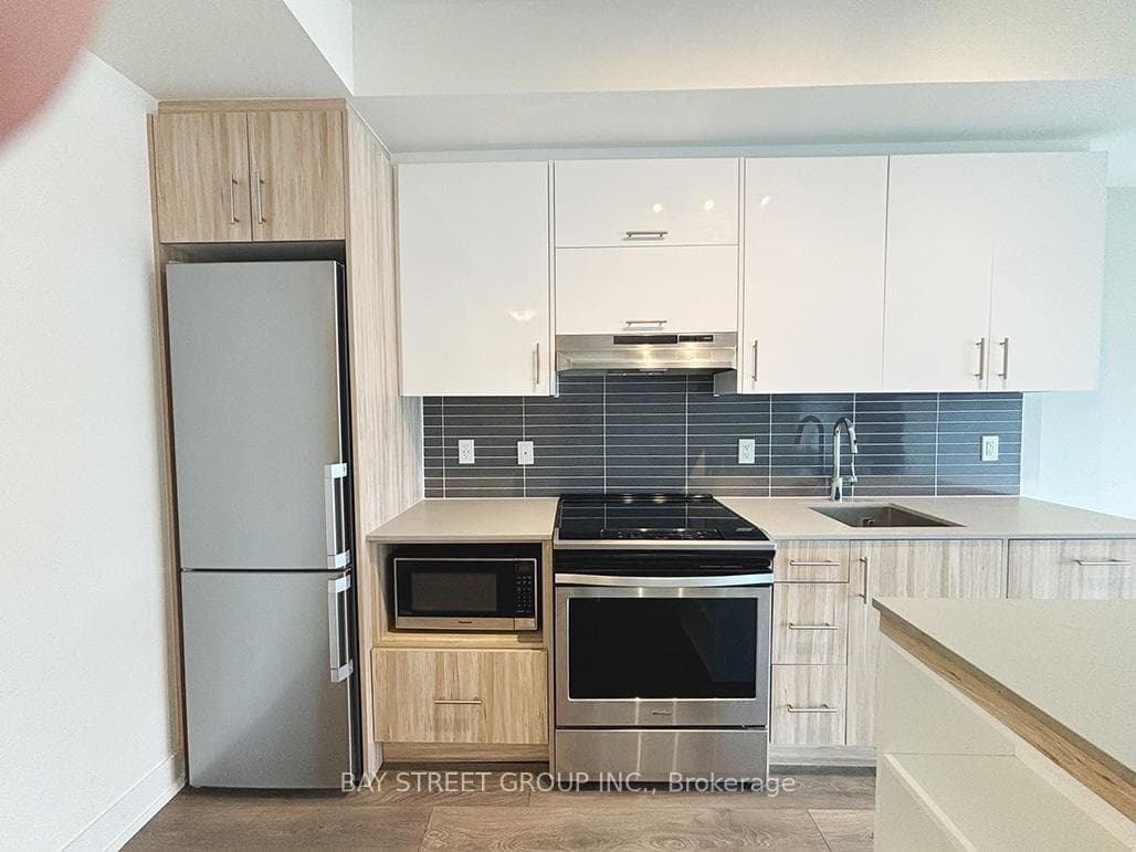 180 Fairview Mall Dr N/A Unit 1001 photo 4