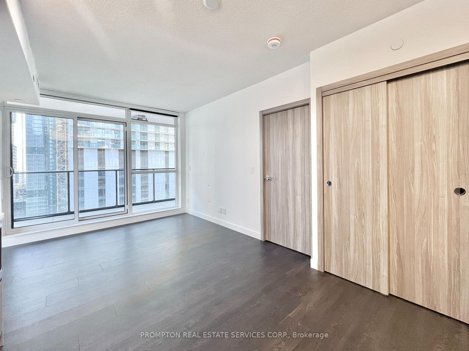38 Widmer Street Unit 2806 photo 4