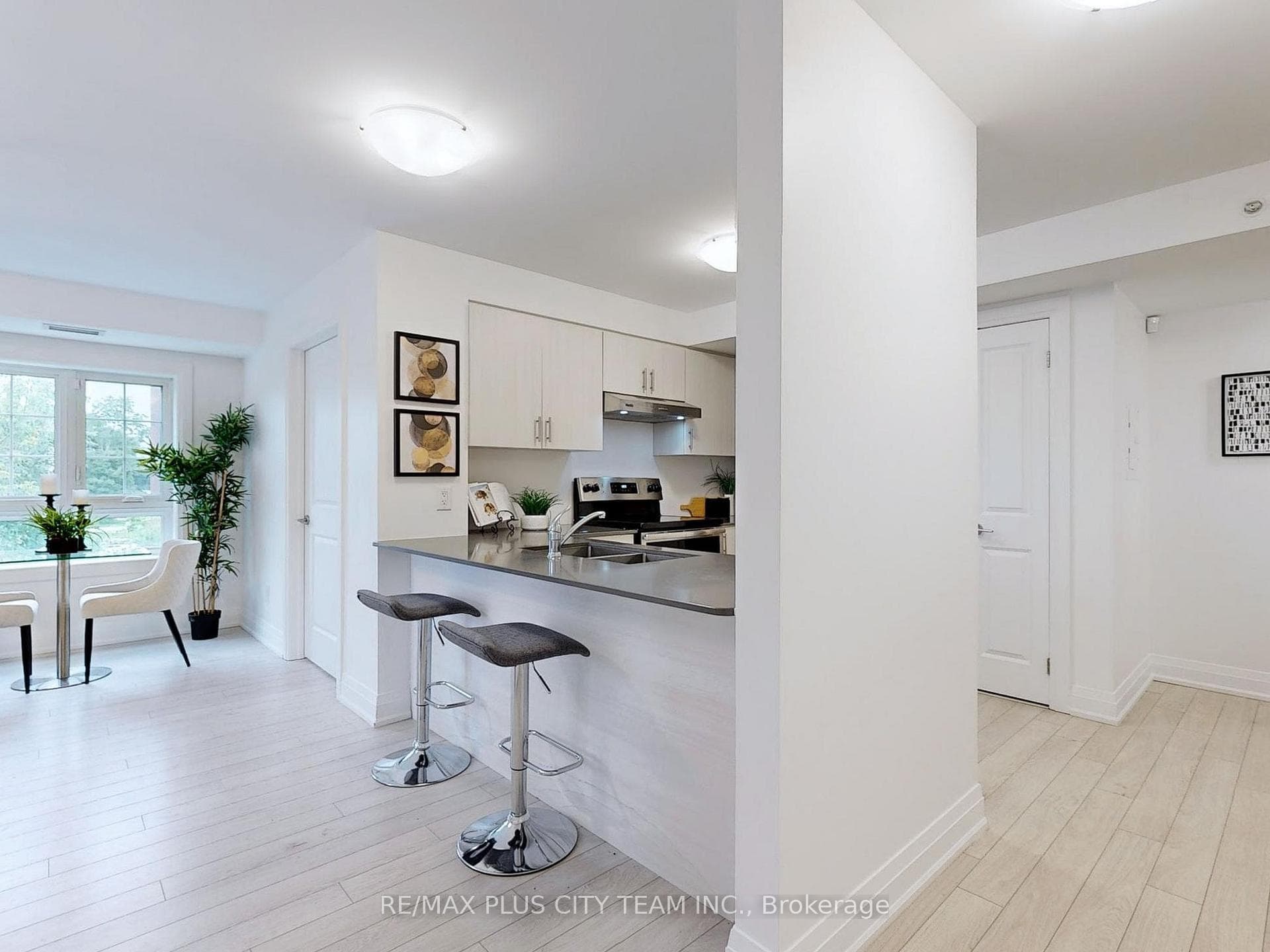 481 Rupert Avenue Unit 2218 photo 5