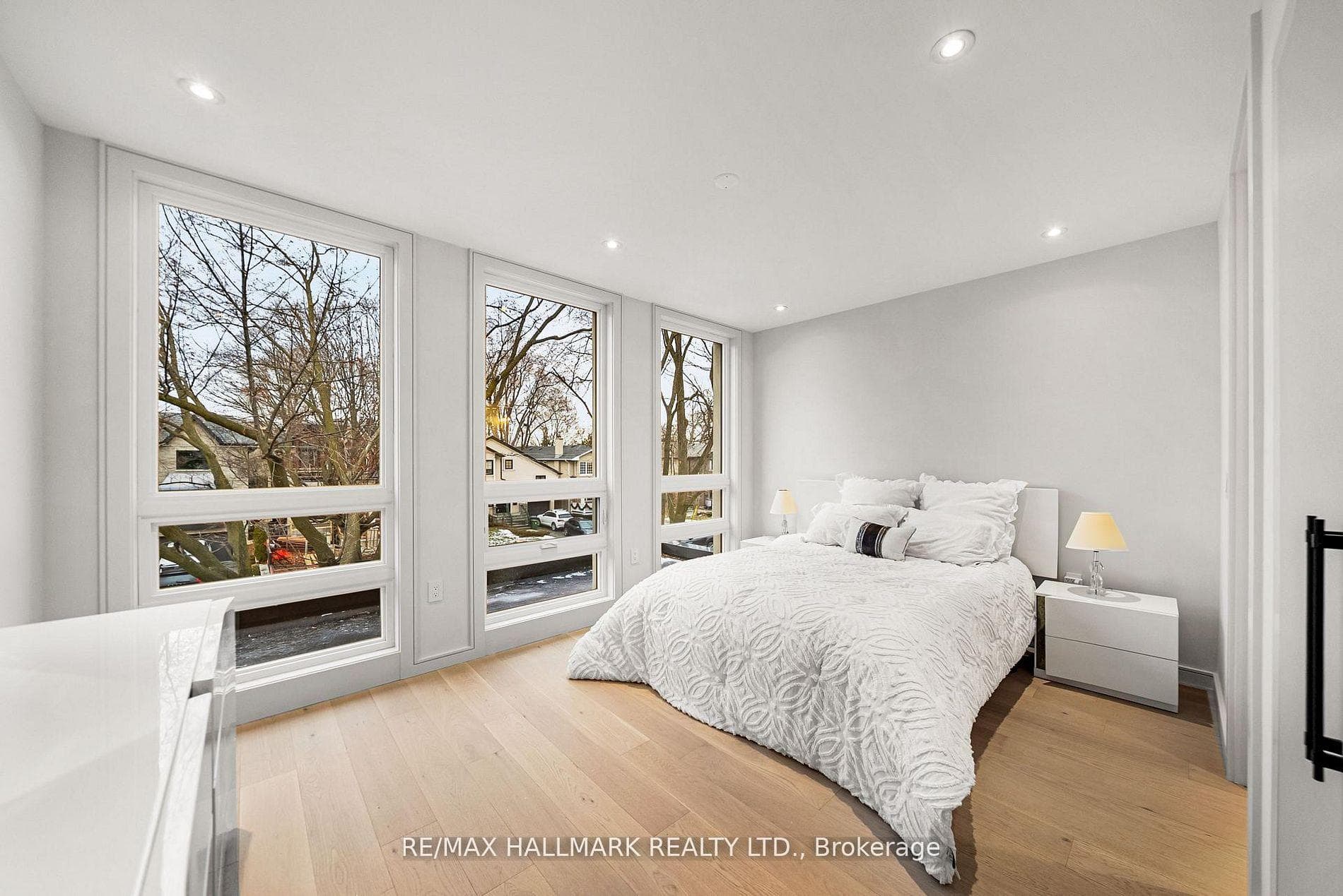 167 Parkhurst Boulevard photo 30