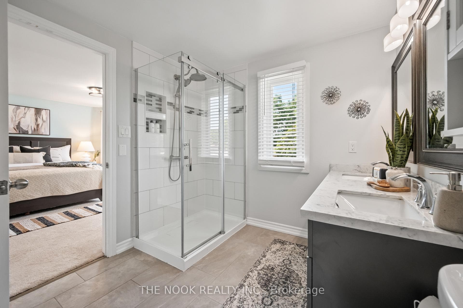 150 Sandringham Drive photo 24
