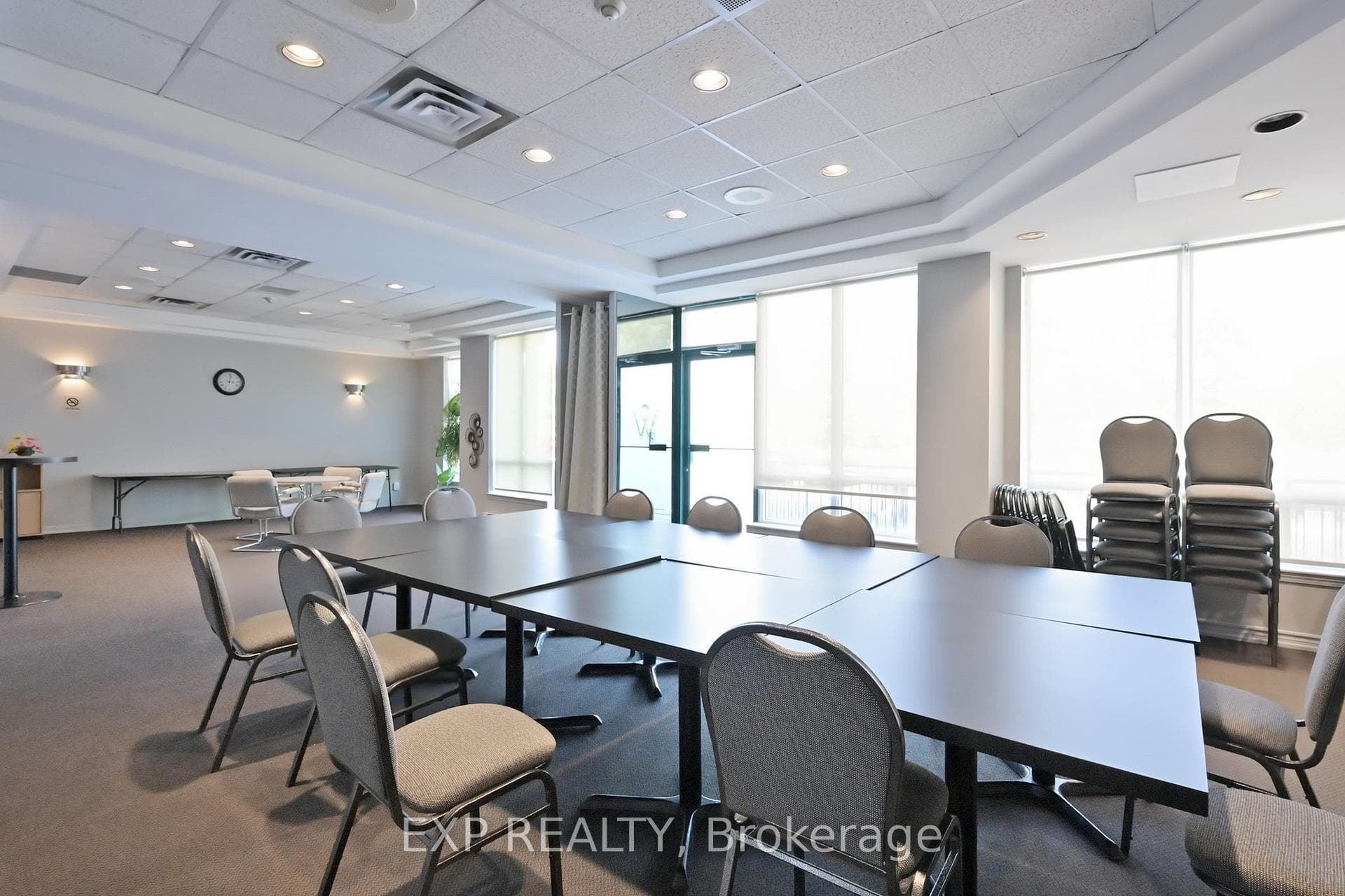 711 Rossland Road Unit 711 photo 25