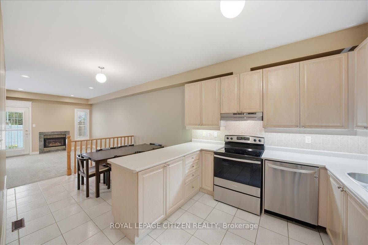 255 Shaftsbury Avenue Unit 36 photo 25