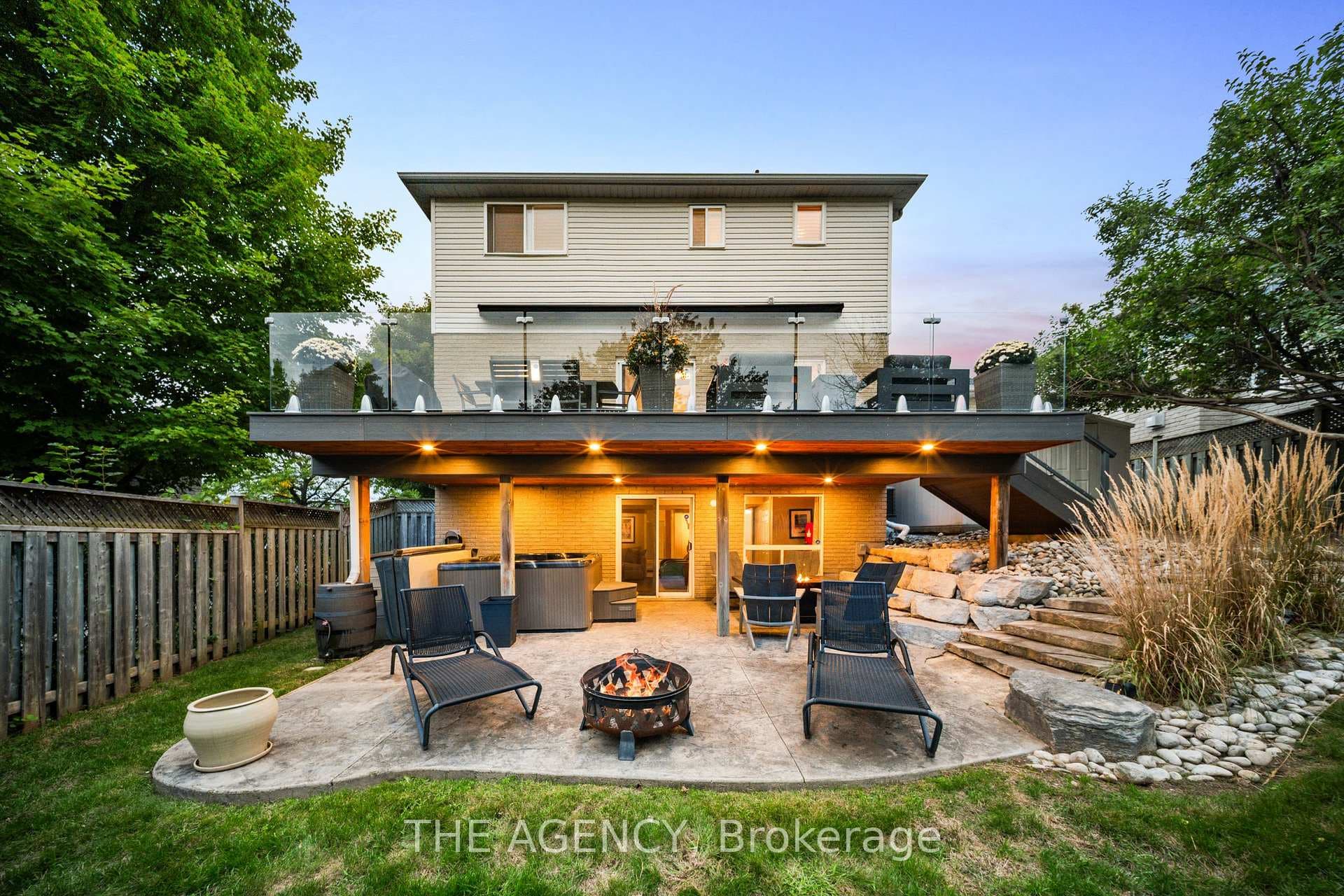 144 Endeavour Drive photo 28