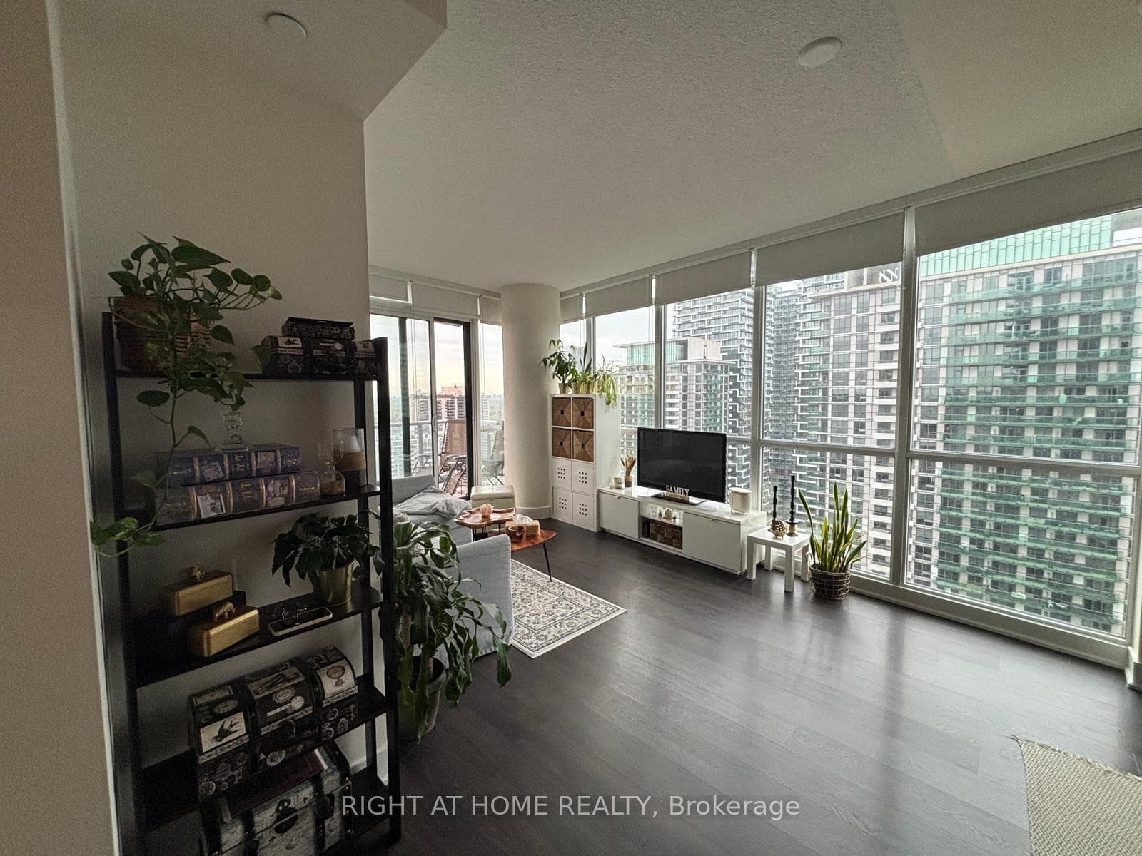 30 Roehampton Avenue Unit 2308 photo 35