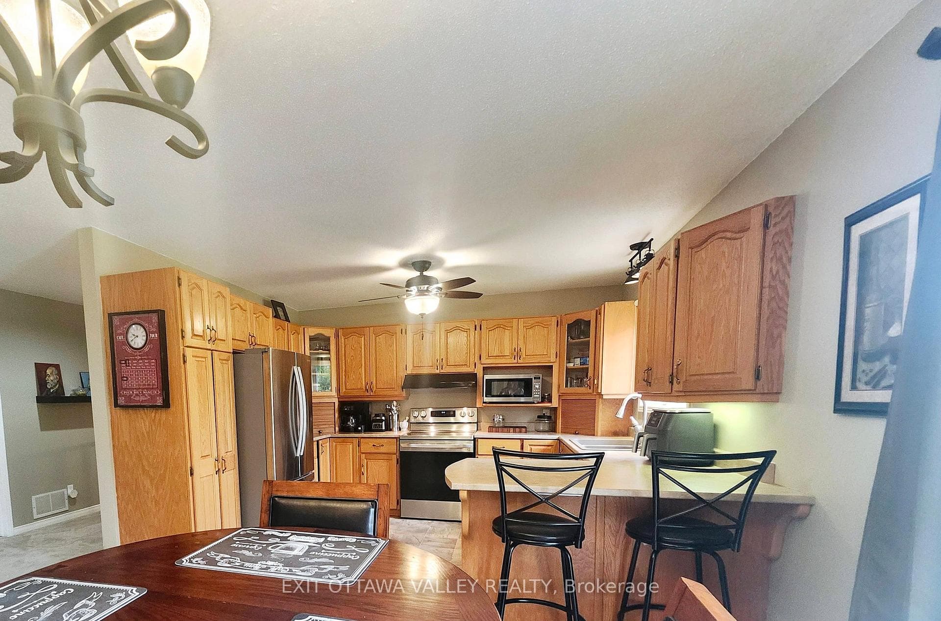 2943 B Line Road photo 6