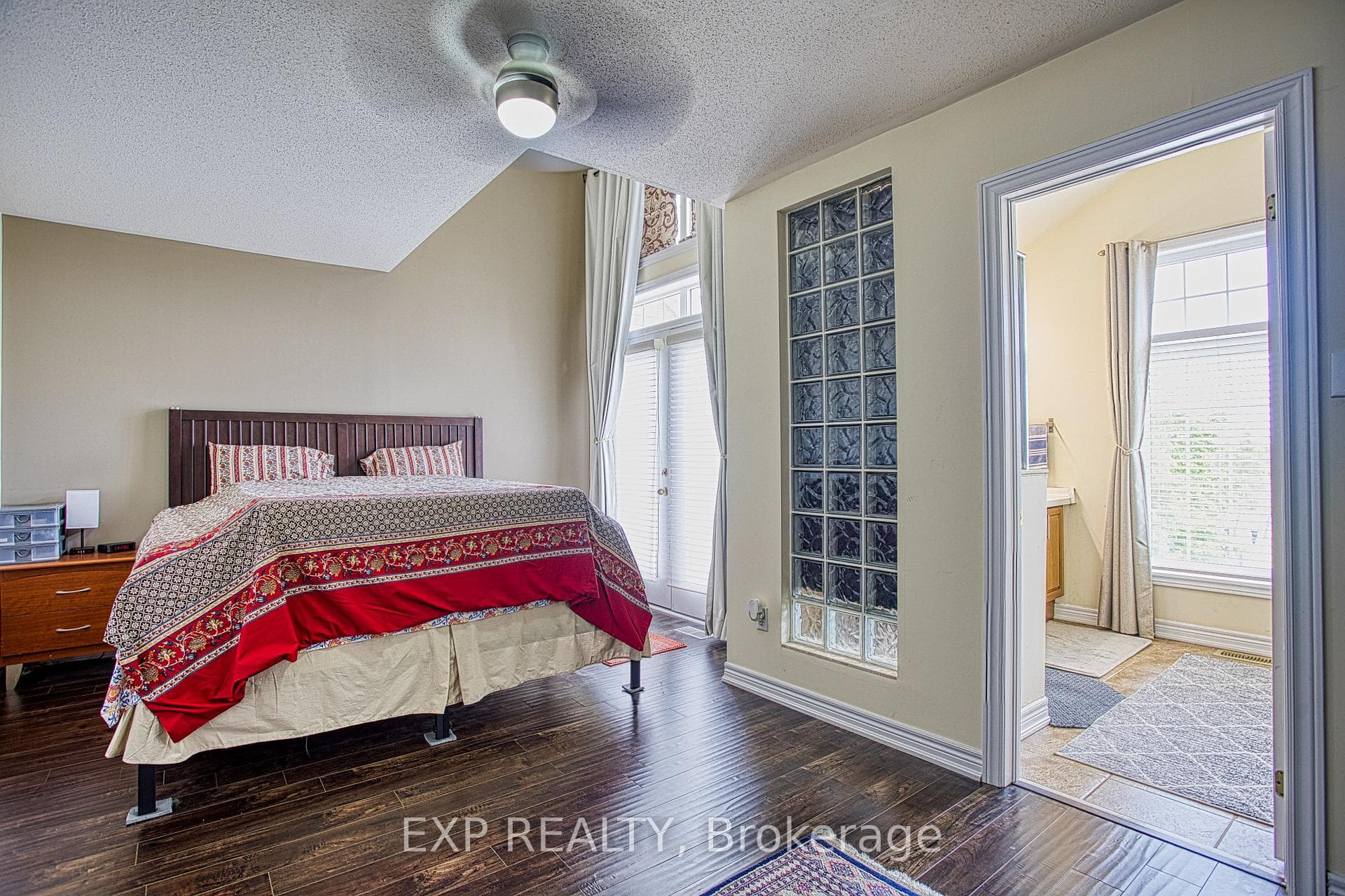 206 Springstead Avenue photo 18