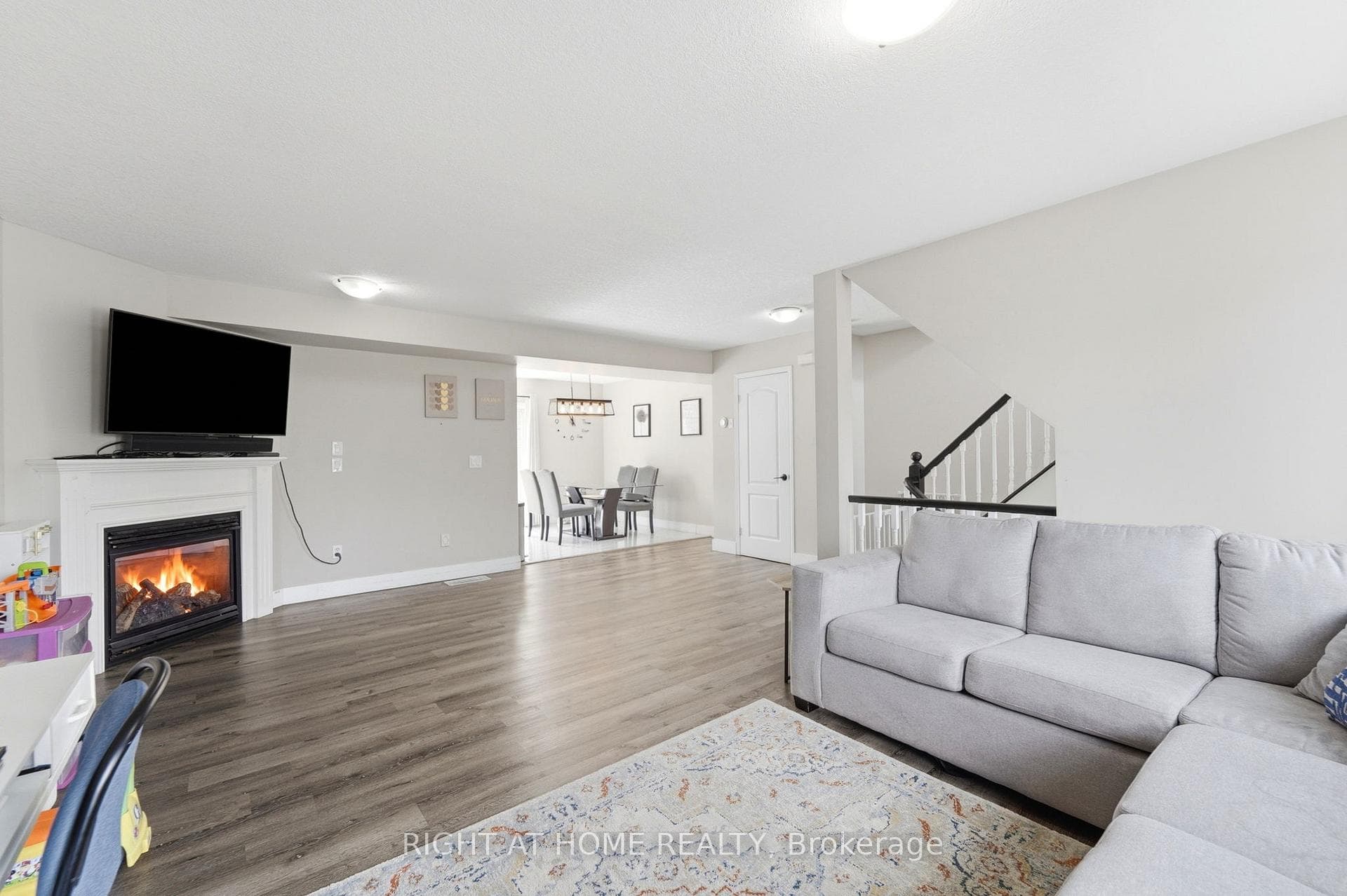 65 Wellington South N/A photo 5