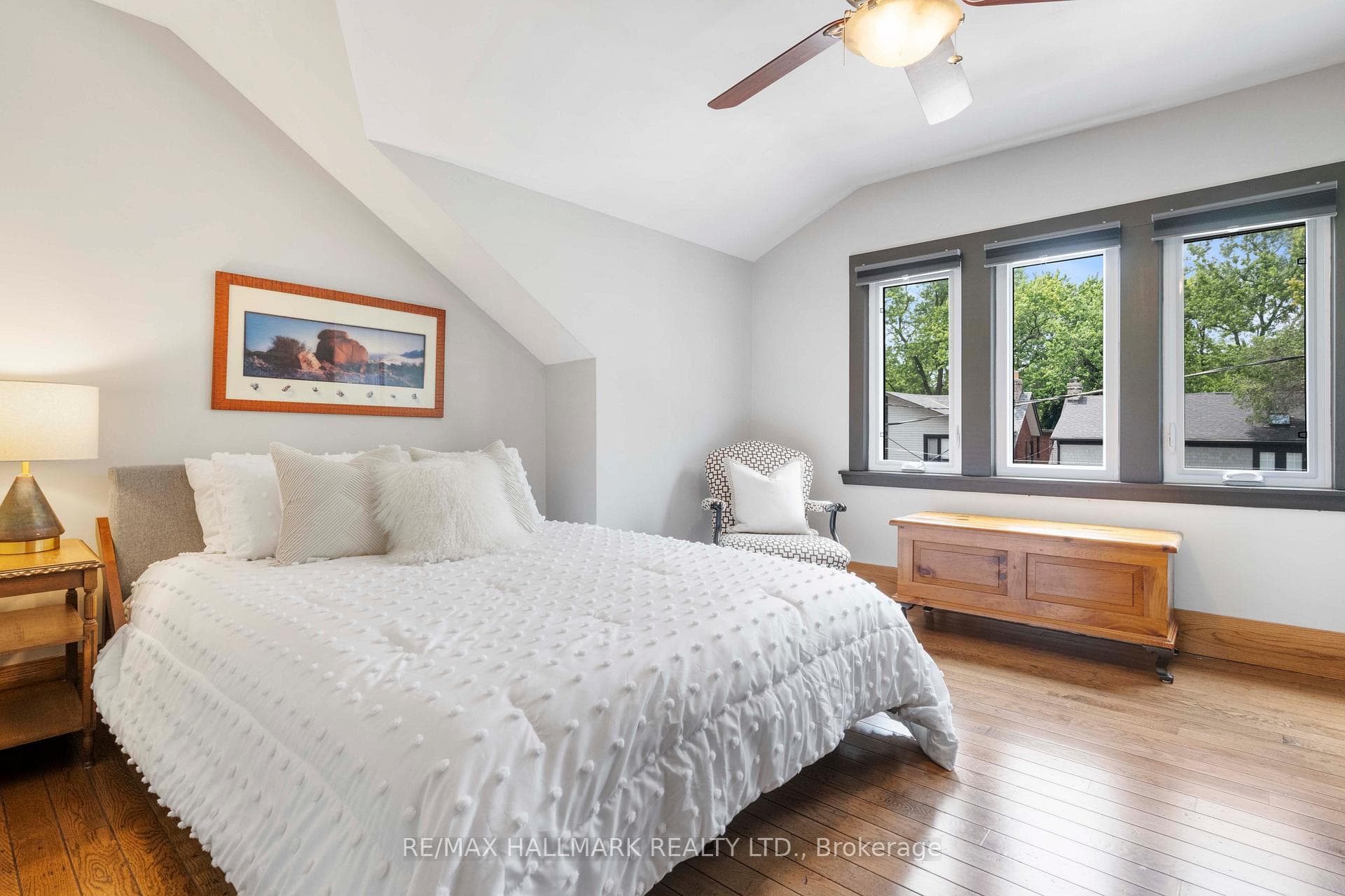 73 Edith Drive photo 19