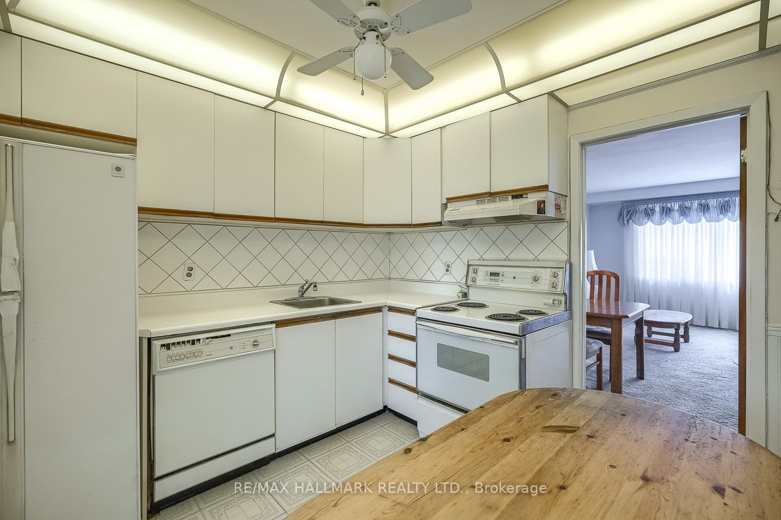 94 George Henry Boulevard Unit 24 photo 17