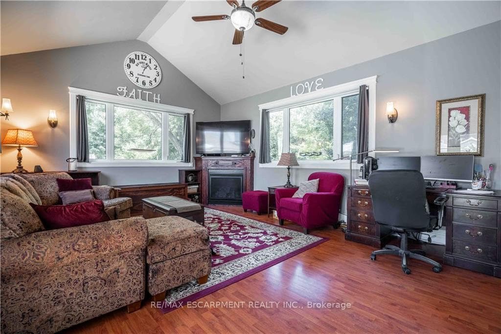4277 William Street photo 19