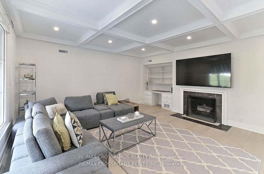 634 Brookside Drive photo 5
