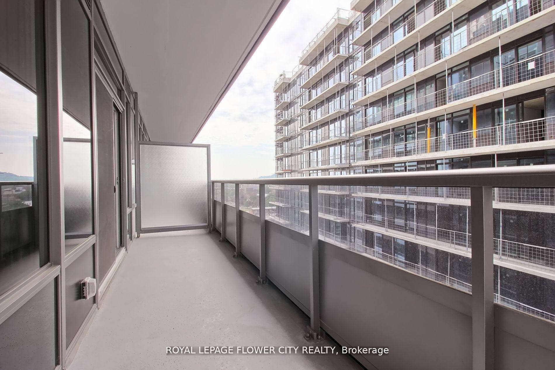 212 King William Street Unit 1011 photo 20