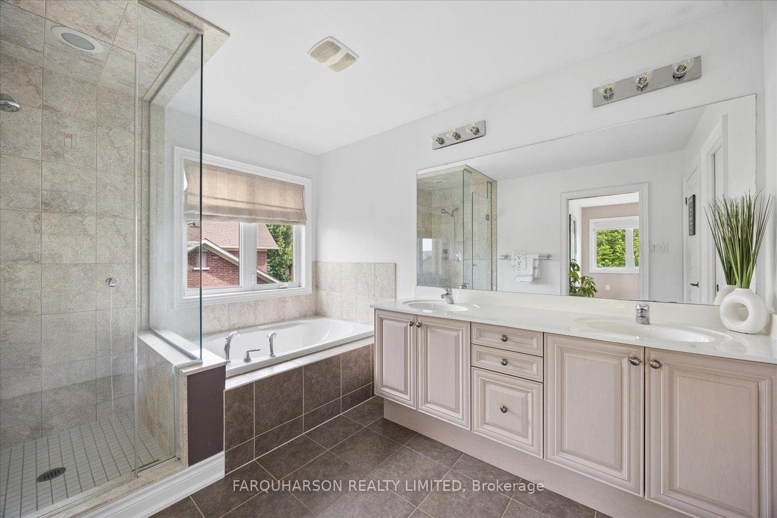 41 Country Club Crescent photo 15