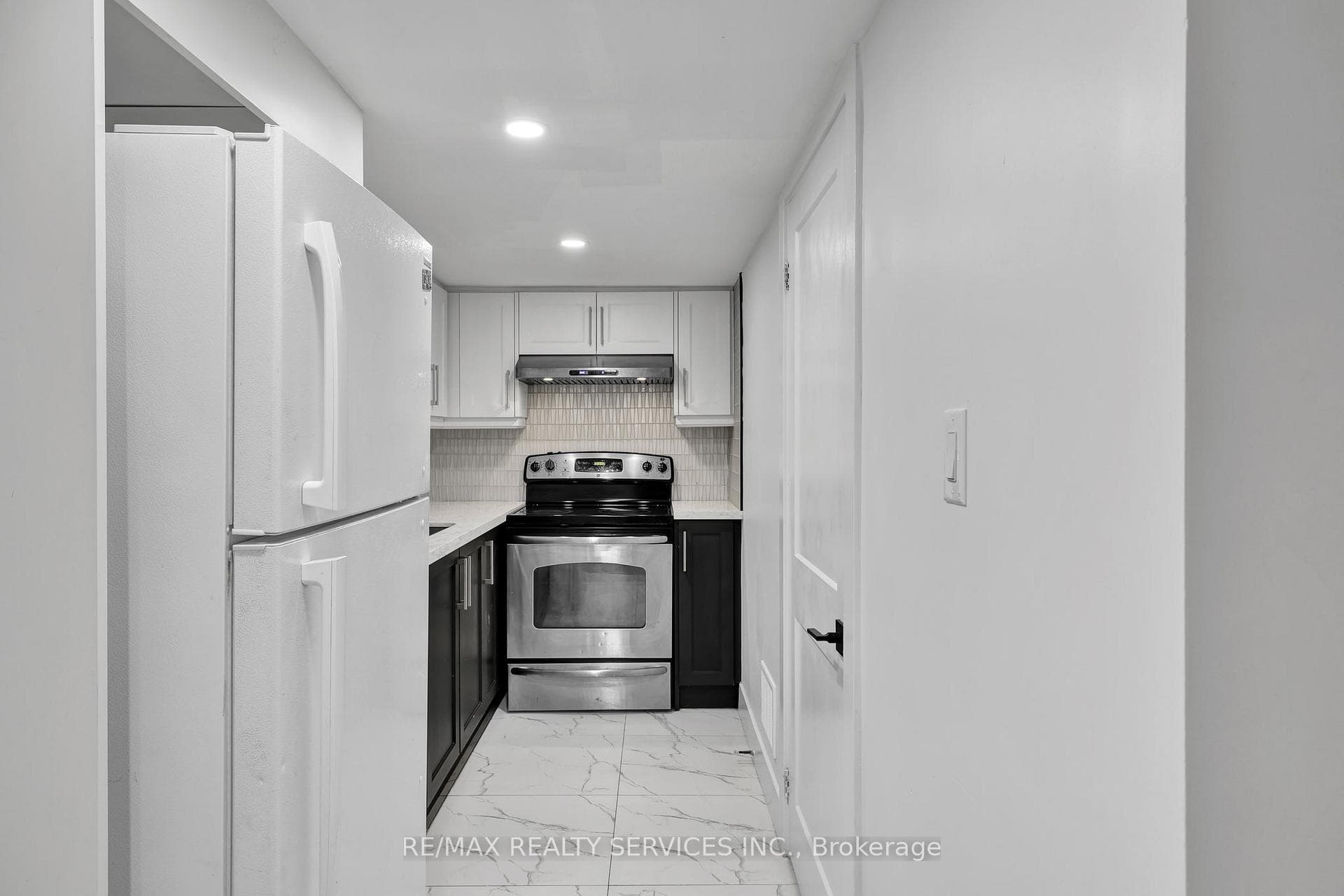 1 Athens Street Unit Lower photo 4