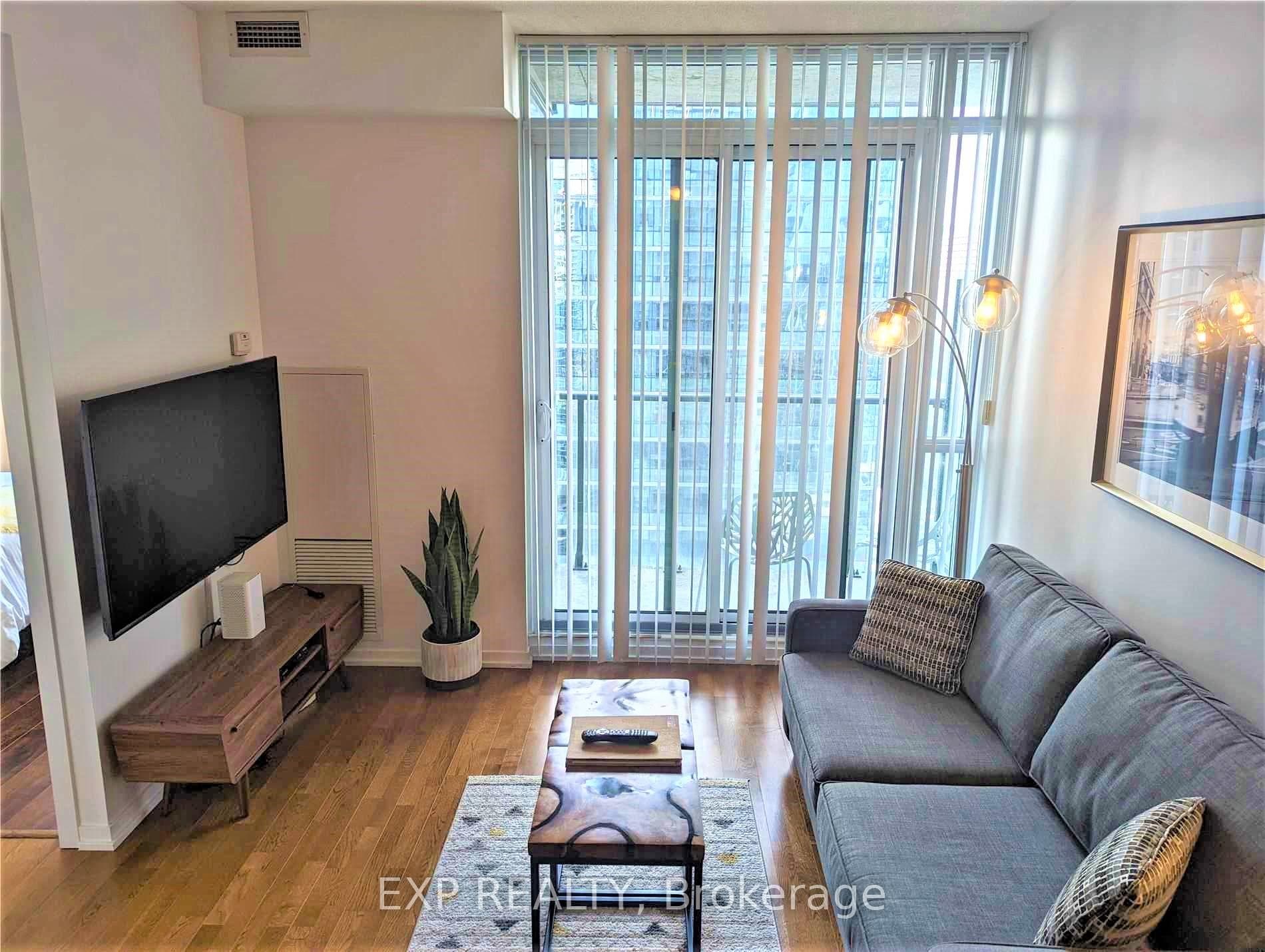 65 Bremner Boulevard Unit 4002 photo 19