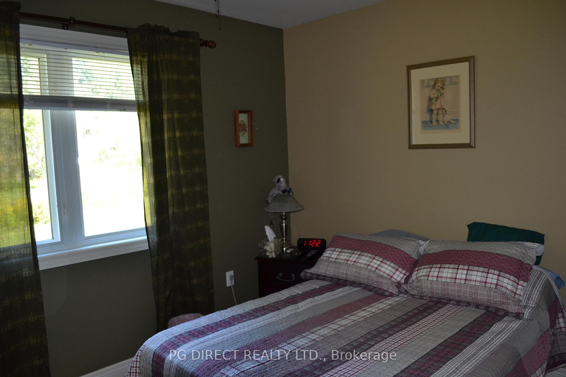 270 Pinecreek Crescent photo 9