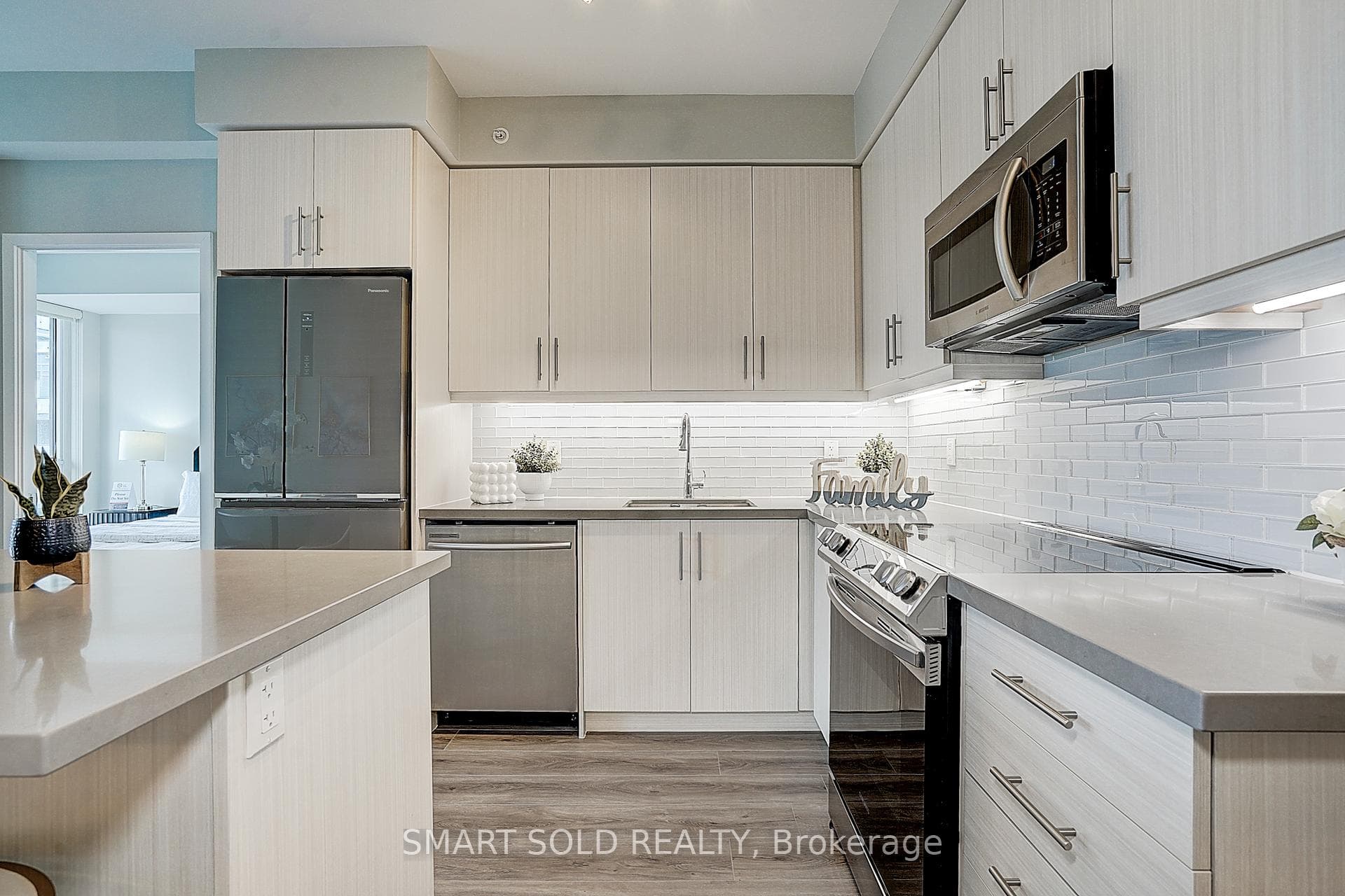 75 Oneida Crescent Unit 1511 photo 3