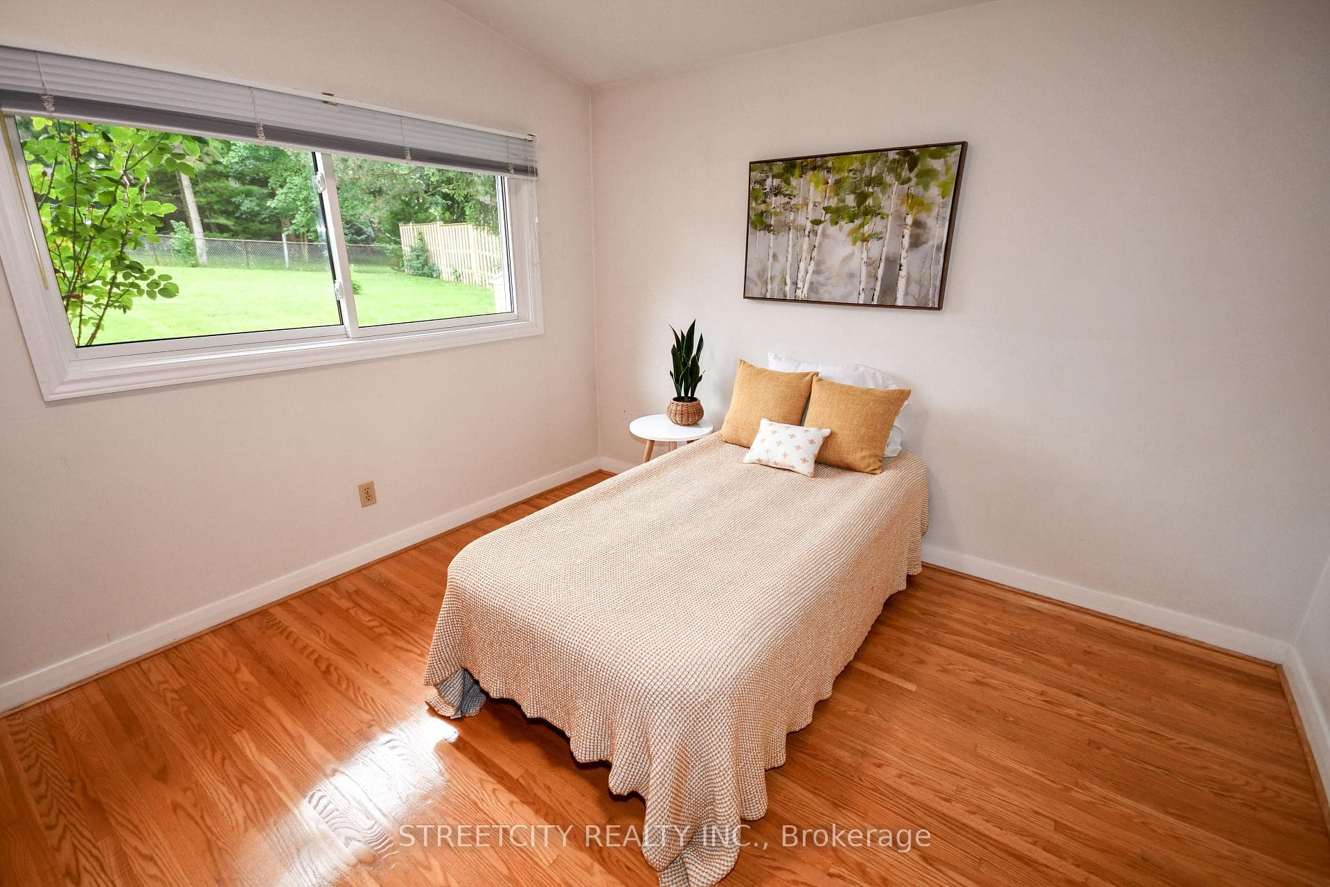 74 Torrington Crescent photo 18