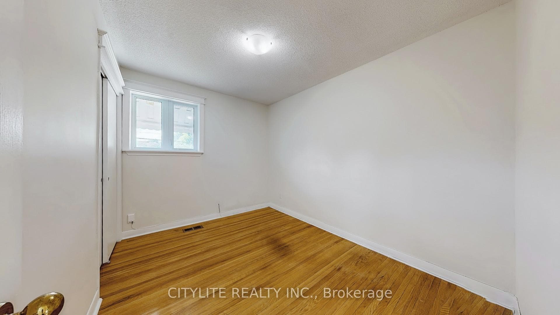 516 Monteith Avenue photo 16