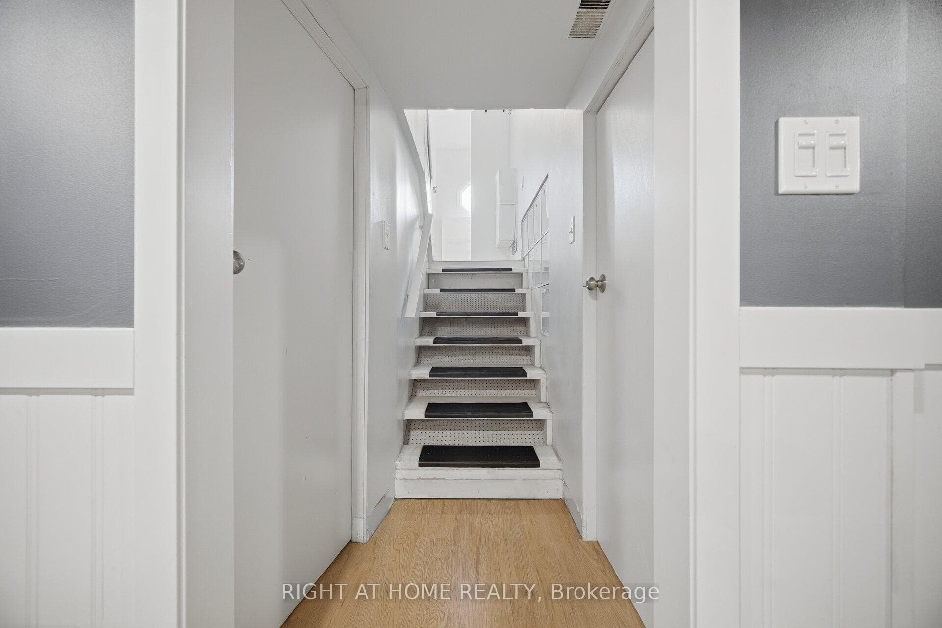 18 Vanbrugh Avenue photo 28