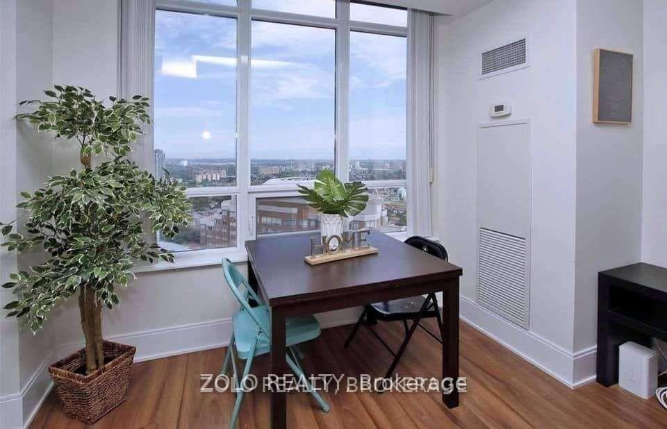 330 Burnhamthorpe Road Unit 2808 photo 8