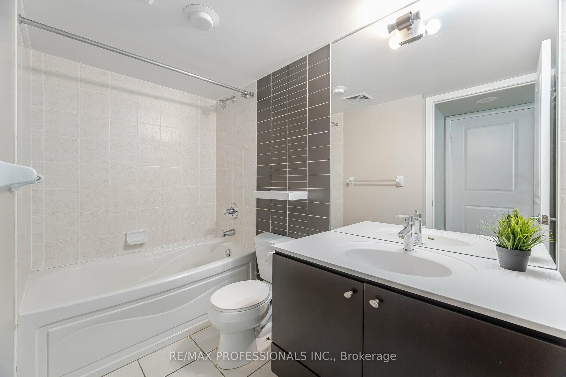 225 Sherway Gardens Road Unit 2007 photo 30