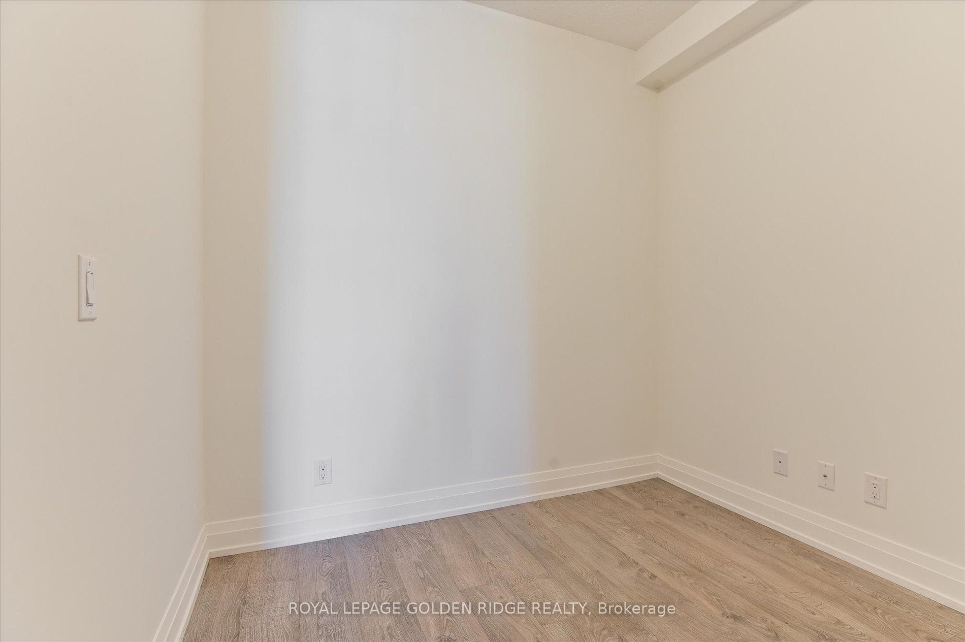 591 Sheppard Avenue Unit 521 photo 11