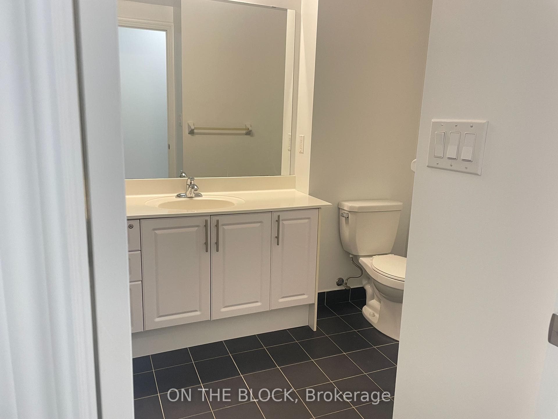 135 Wynford Drive Unit 807 photo 31