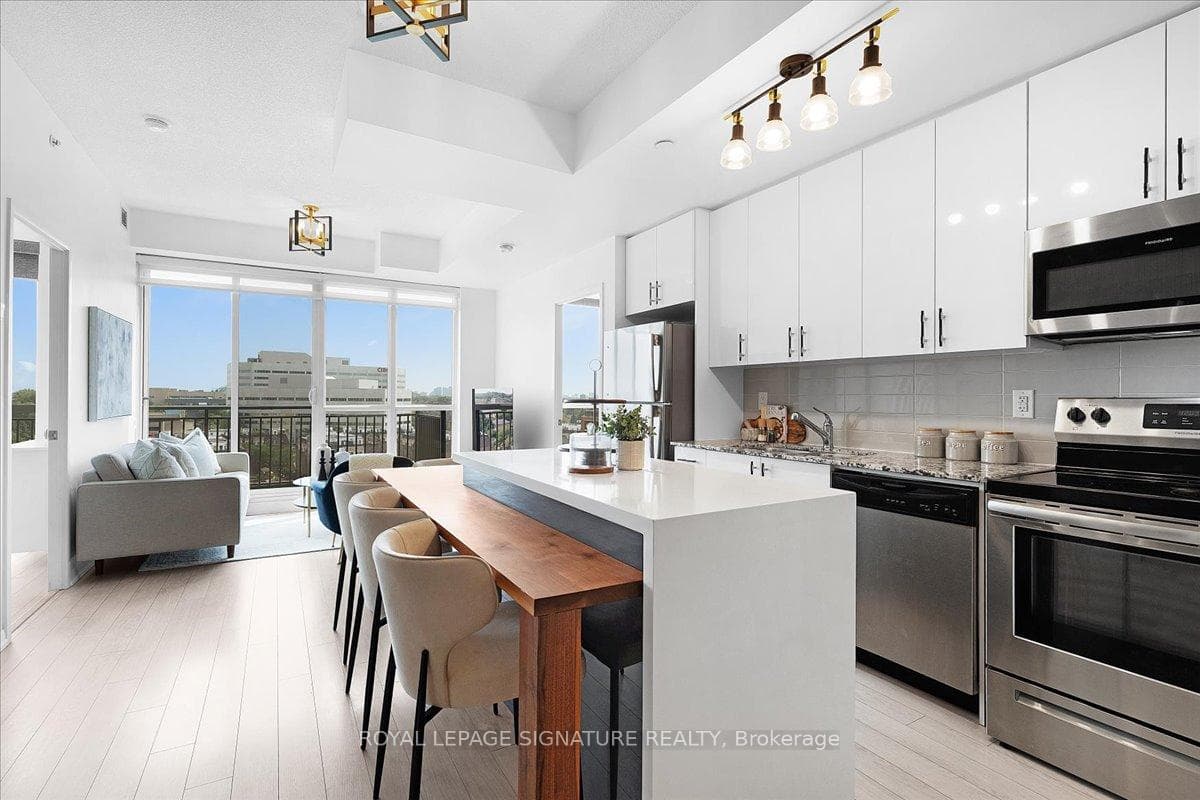 3091 Dufferin Street Unit 824 photo 1