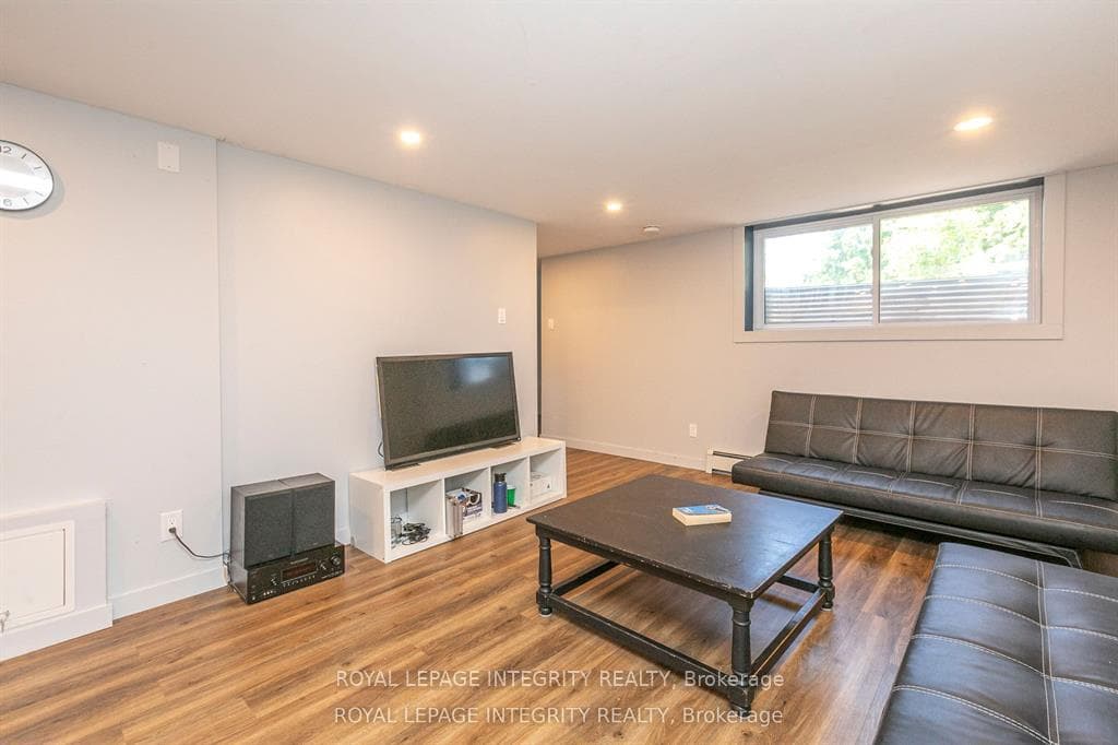 2347 Baseline Road photo 23