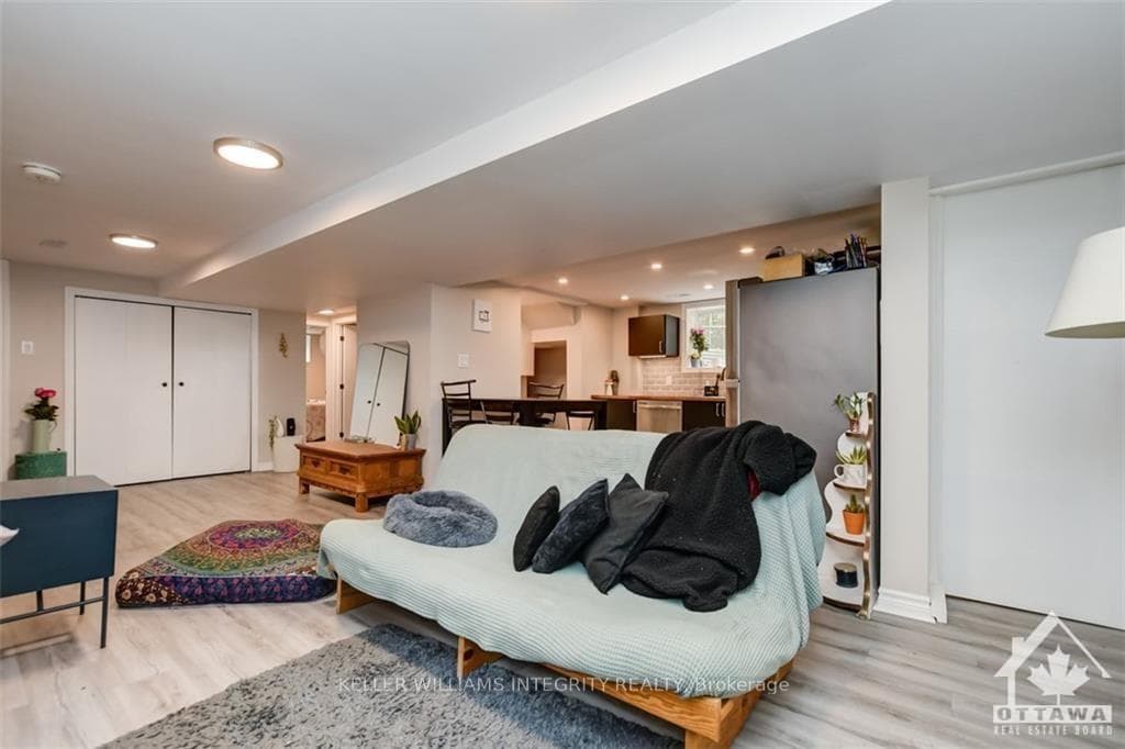 2408 DRURY Lane Unit B photo 11