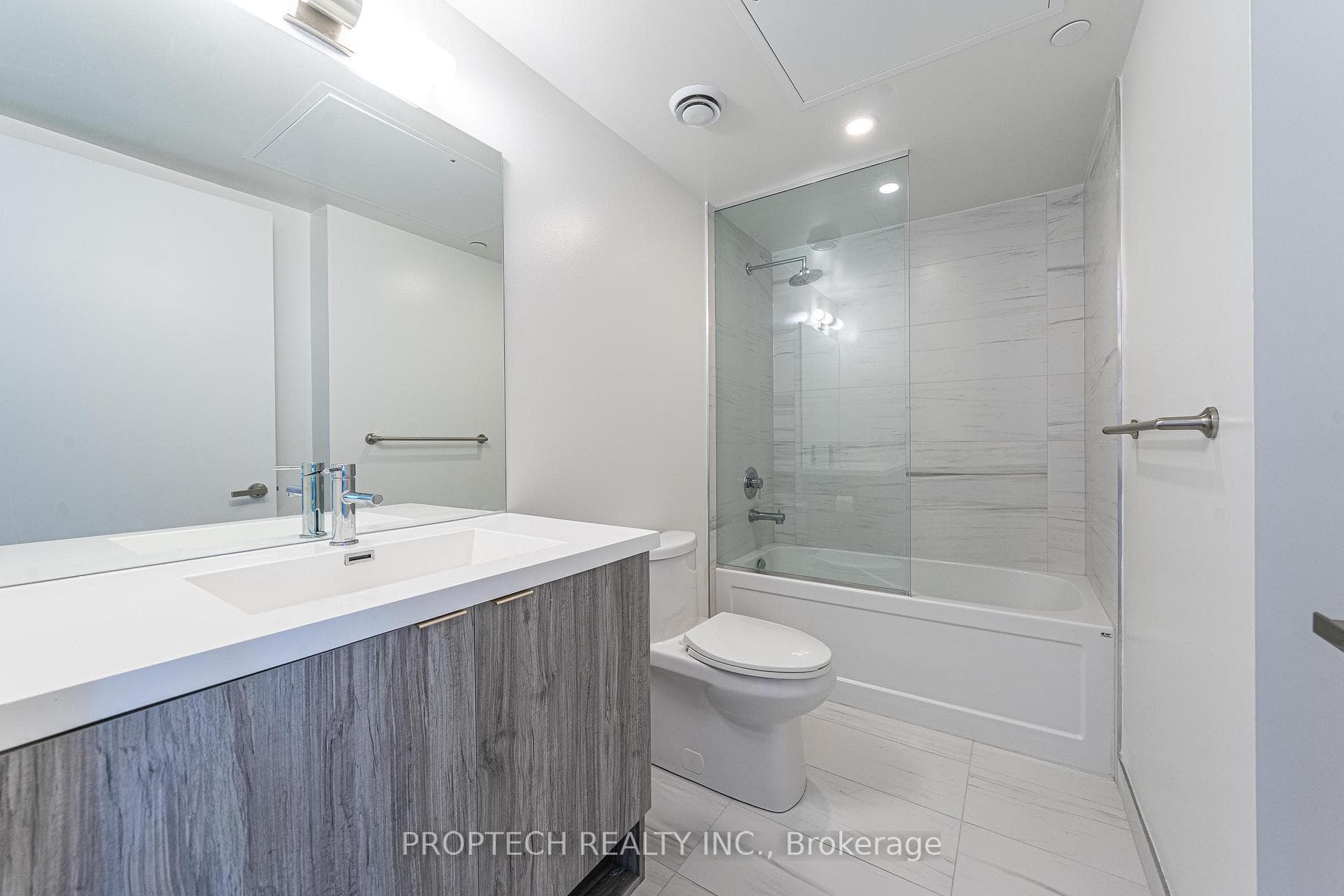 138 Downes Street Unit 3009 photo 7