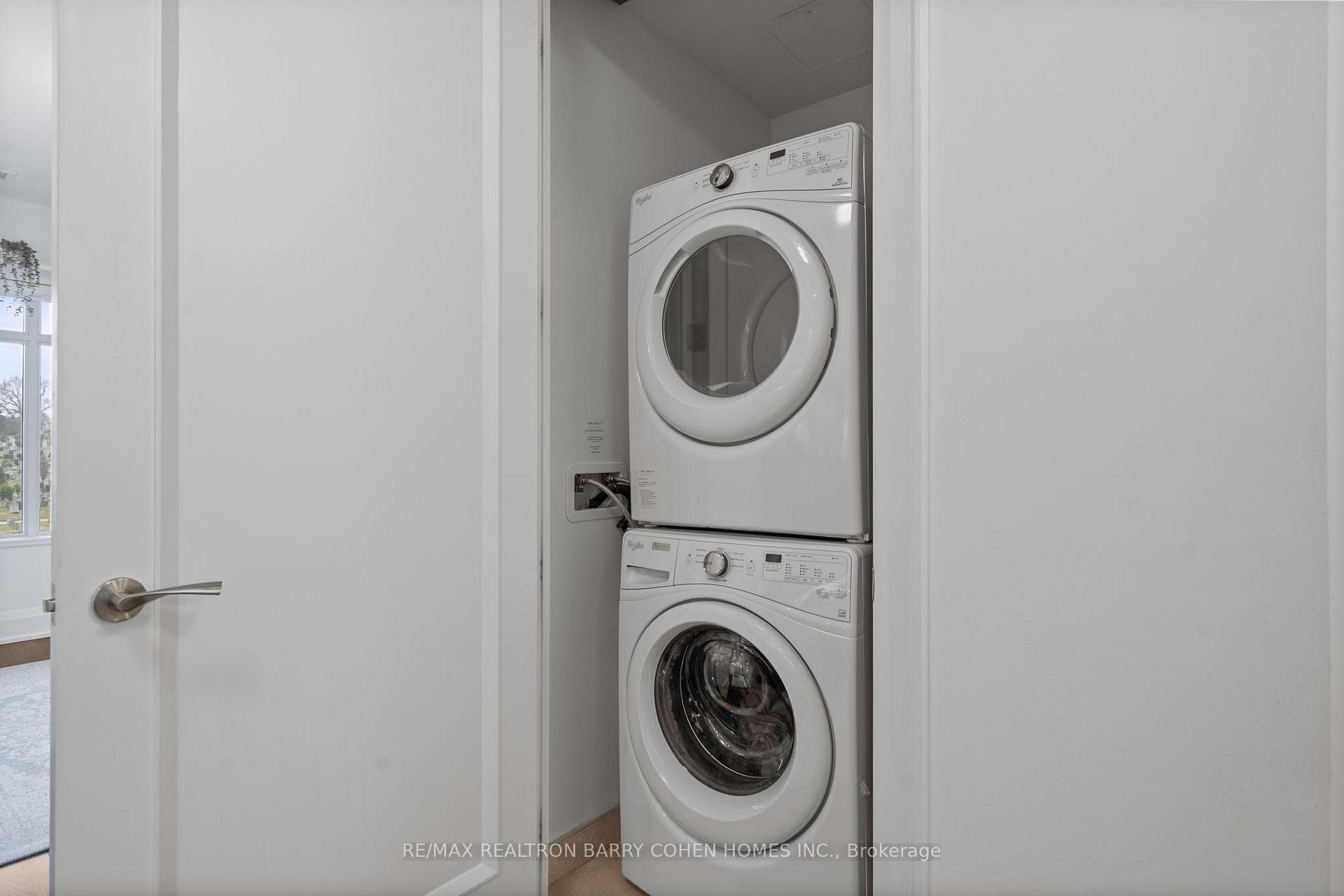Full Size Ensuite Laundry